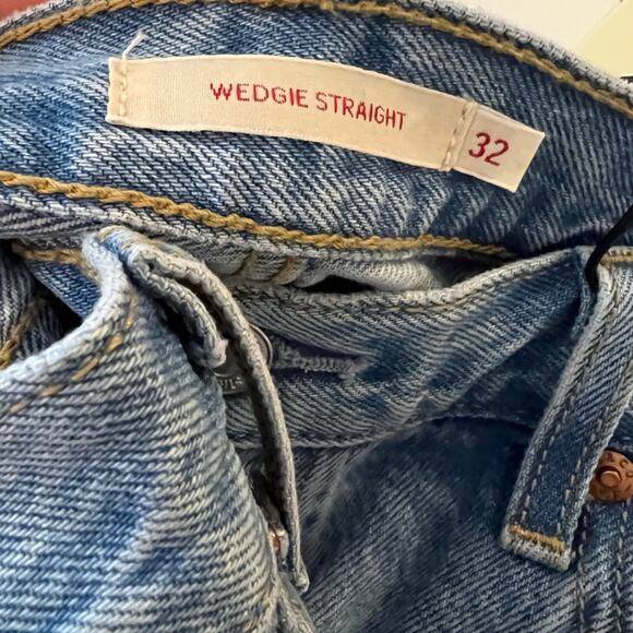 NWT Levi’s Wedgie Straight Button-Fly Medium Wash High Rise Jeans 32 x 28 - Picture 5 of 6